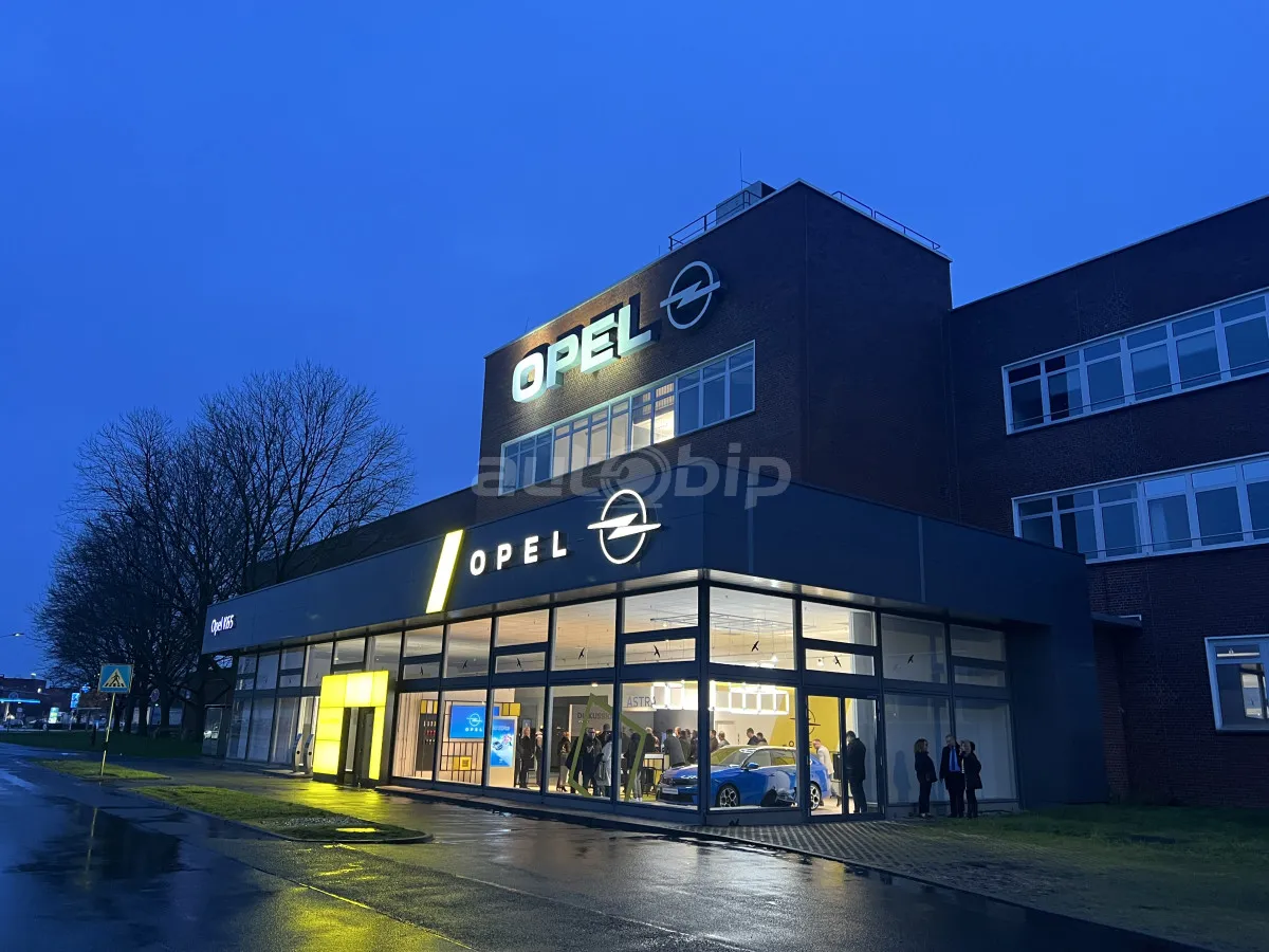 الحفاظ على التقاليد، واعتناق الدقة: رحلة في تراث أوبل الغني