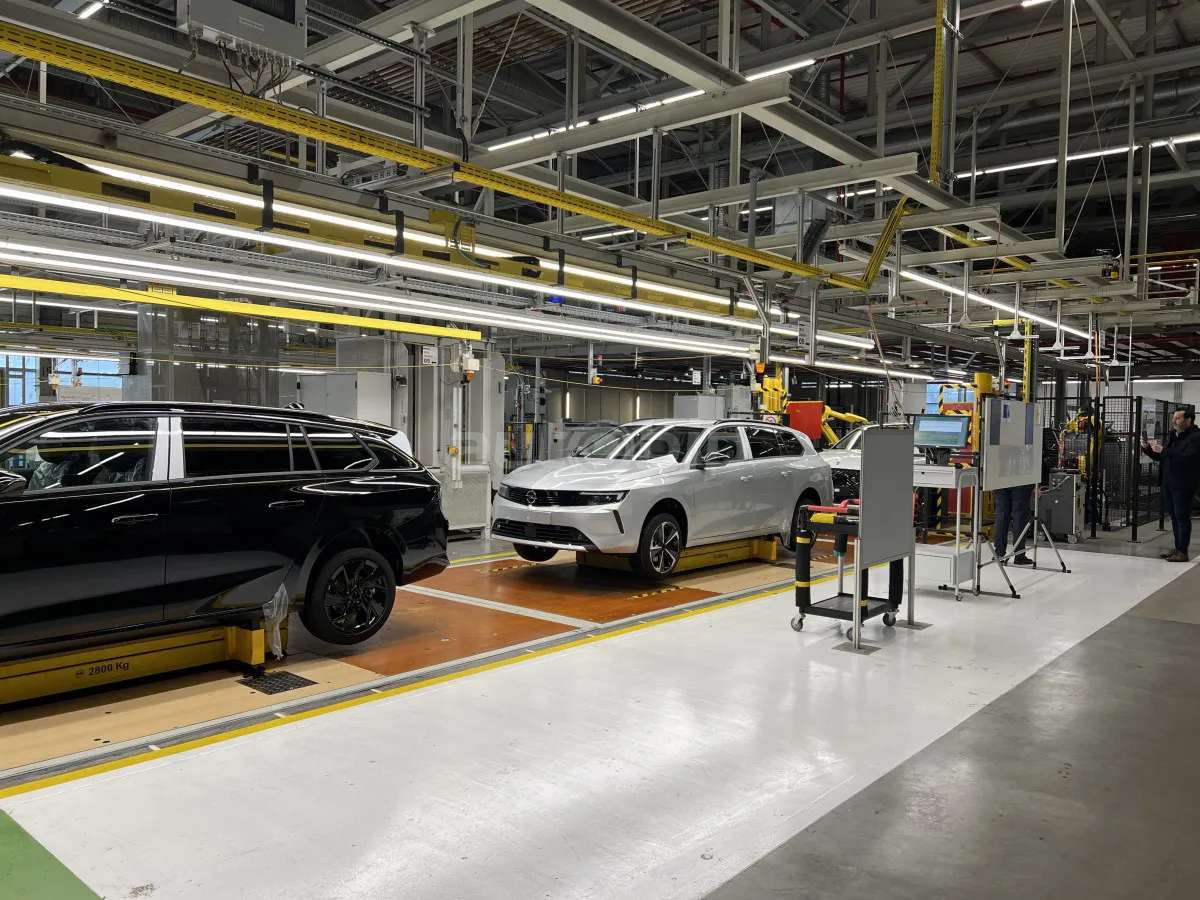 الحفاظ على التقاليد، واعتناق الدقة: رحلة في تراث أوبل الغني