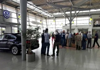 جماهير غفيرة لدى سوفاك لتقديم طلبات الشراء على تشكيلة صنع الجزائر
