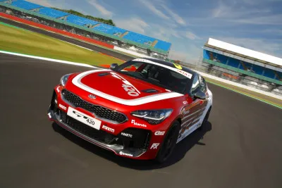 KIA Stinger GT420 : unique...mais pour circuit!