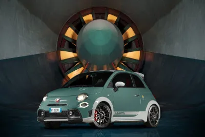 Abarth 695 70e Anniversario limitée à 1949 exemplaires