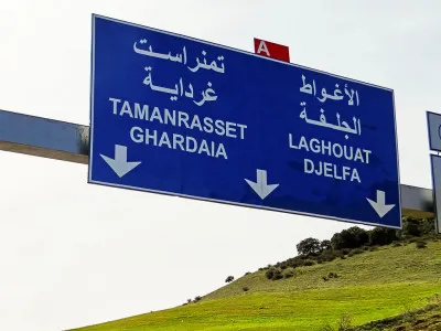 Tamanrasset: Kouraba insiste sur l&#039;accélération des travaux sur les tronçons routiers dégradés de la RN-1