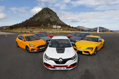 La Renault Mégane R.S. Trophy-R élue Sportive de l’année par le magazine Echappement