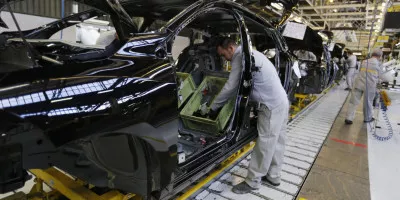 Une industrie automobile à l’arrêt et un marché en crise !