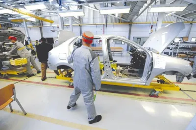 مصانع تركيب السيارات : تسريحات بالجملة و مستقبل مجهول