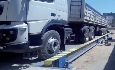 Le décret sur le contrôle de la charge des poids lourds sera publié prochainement