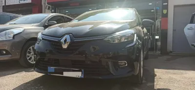 رينو كليو 5 بـ 4.000.000 دج عند Dey Auto