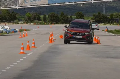 KM77: La Dacia Jogger échoue au test de l'élan