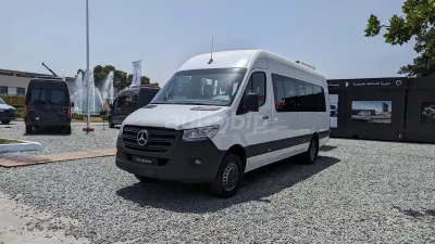 Le Mercedes-Benz Sprinter pour le transport de voyageurs disponible à la commande