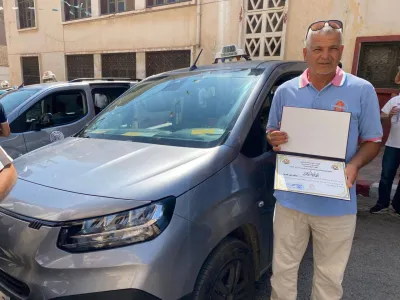 Oran: livraison du premier lot de véhicules Fiat fabriqués localement aux chauffeurs de taxi