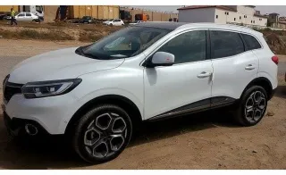 Importation : arrivage des Renault et Dacia au port de Mostaganem