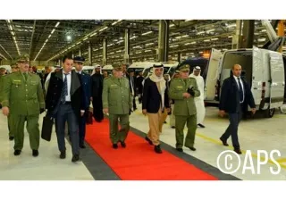 Le vice-président du Conseil des ministres des Emirats arabes unis visite l’usine Mercedes de Tiaret