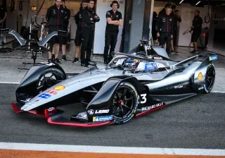 Nissan a commencé son premier championnat de Formule E, avec la e.dams