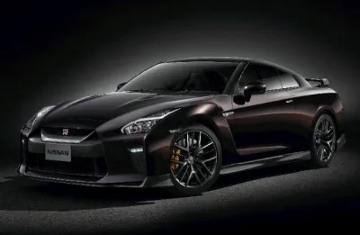 Nissan lance une série limitée sur la GT-R, en partenariat avec le constructeur Naomi Osaka