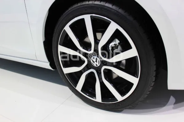 فولكسفاغن الجزائر: زيادة 250.000 دج على جولف 7