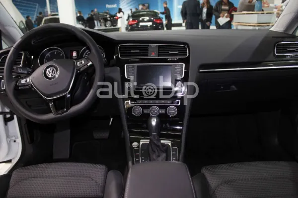 فولكسفاغن الجزائر: زيادة 250.000 دج على جولف 7