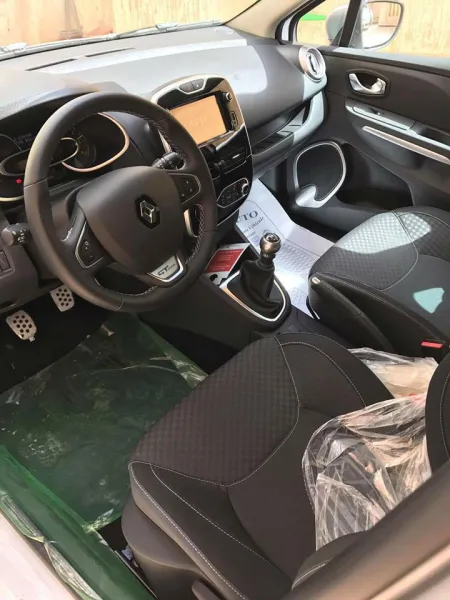 كليو 4 جي تي لاين + 1.5 DCi بقوة 85 حصان بسعر 3.150.000 دج بكل الرسوم لدى بائع سيارات متعدد العلامات