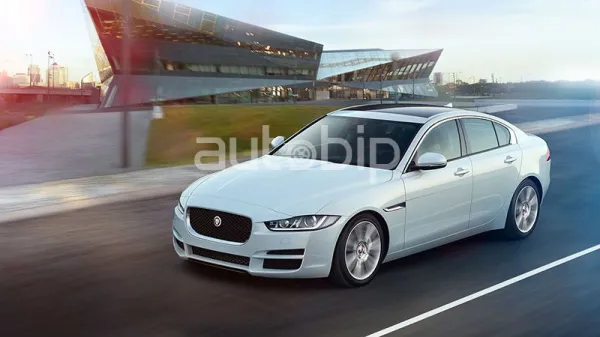 La Jaguar XE élue « Plus belle voiture de l’année 2014 »