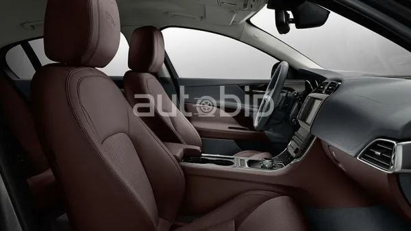 La Jaguar XE élue « Plus belle voiture de l’année 2014 »