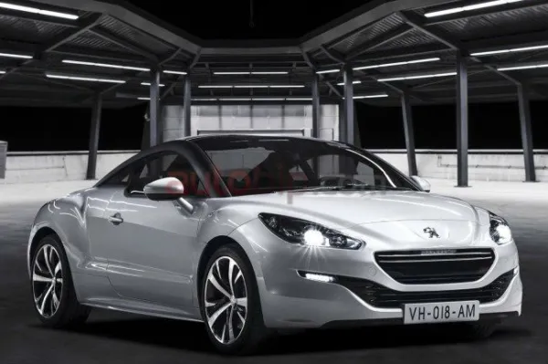Salon d'Alger 2013 : La nouvelle Peugeot 2008 et le coupé RCZ