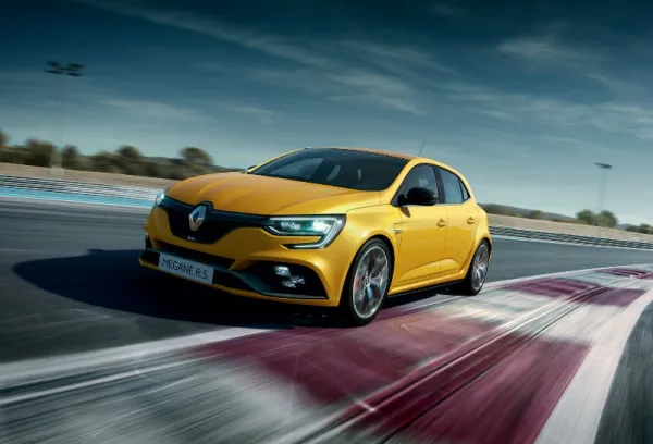 رونو تكشف عن ميغان أر.أس. تروفي ذات 300 حصان !