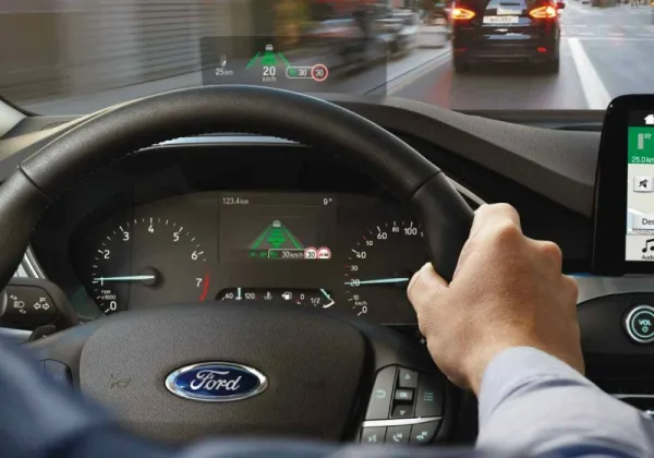 تجهيز فورد فوكس الجديدة بشاشة عرض عند مستوى نظر السائق &quot;HUD&quot;