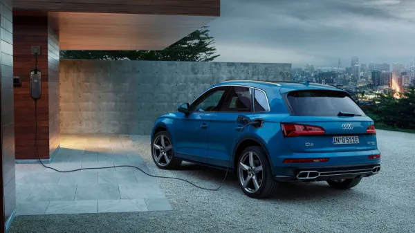 إطلاق سيارة Audi Q5 55 TFSI Quattro