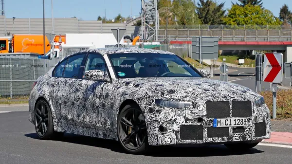 BMW M3 (2020) en tests sur le circuit du Nurburgring