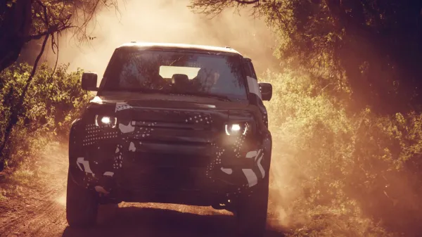 Futur LAND ROVER Defender, Série de tests au Kenya