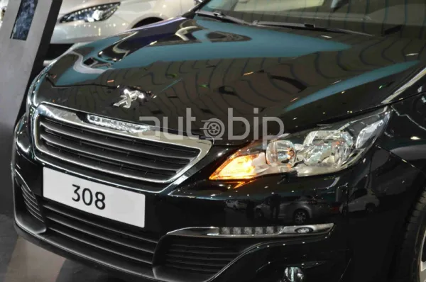 Salon Auto Alger 2015 / Peugeot: La 308 remisée jusqu'à 100.000 DA