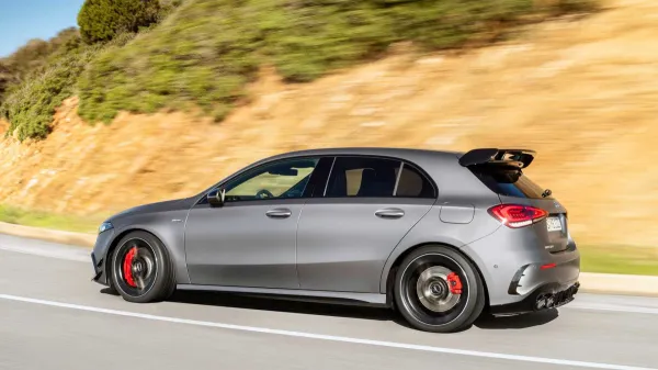 Amg تقوم بوضع لمستها على الـ Mercedes CLA 45