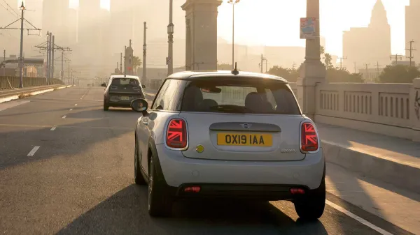 MINI Cooper SE (2019) La britannique électrique