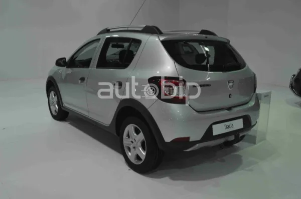 Salon Auto Alger 2015 / Dacia: La Sandero à partir de 956.000 DA