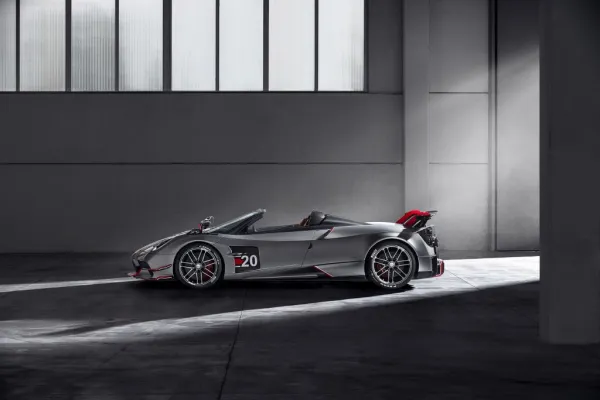 Pirelli équipera la Pagani Huayra Roadster BC