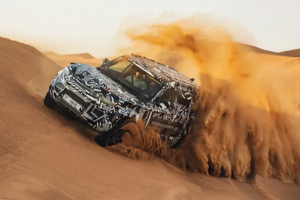 Land Rover Defender 2020 : Phase de tests au désert de Dubai