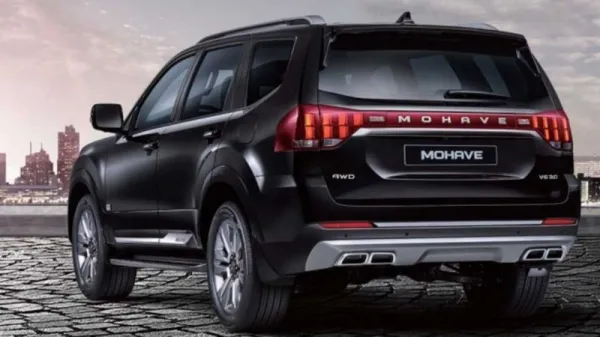 سيارة Kia Mohave لسنة 2020 تظهر من الداخل