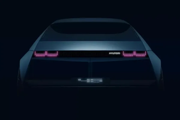 شركة Hyundai تشوق لسيارتها الكهربائية الاختبارية EV 45