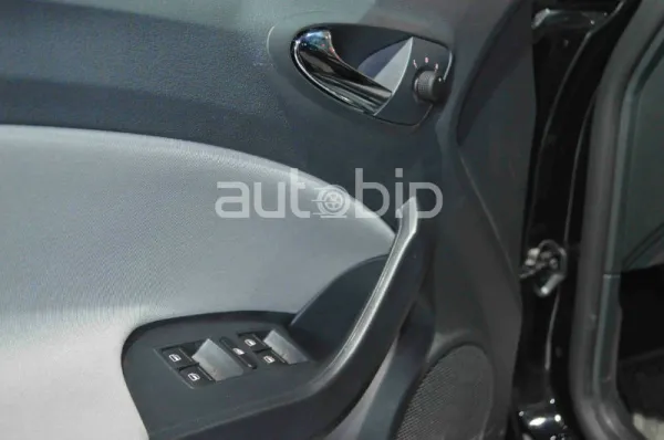 Salon Auto Alger 2015 / Seat: La Ibiza Fully avec toit remisée à 1.449.000 DA