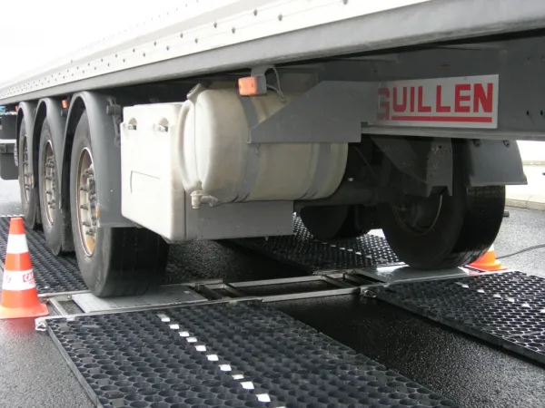 Des stations de pesage poids lourds pour bientôt