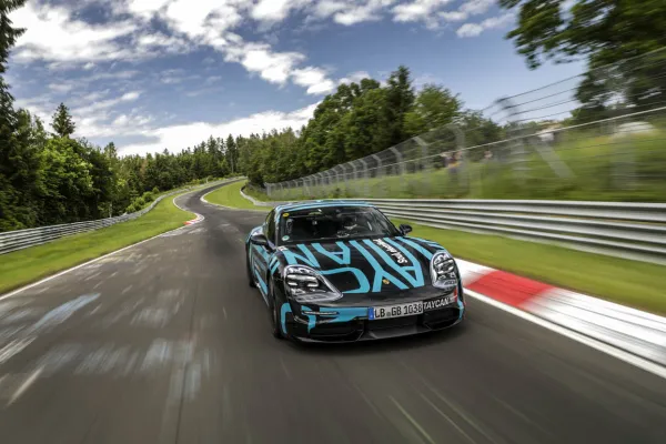 Porsche Taycan bat un record sur le circuit du Nürburgring