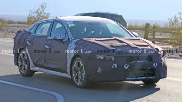 Kia Optima camouflée en test dans la Vallée de la Mort