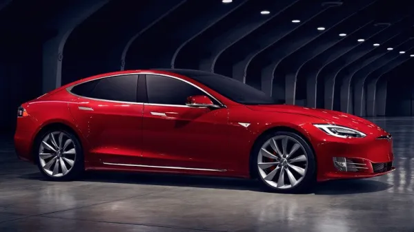 شركة Tesla  تتحدى الألماني Porsche  !