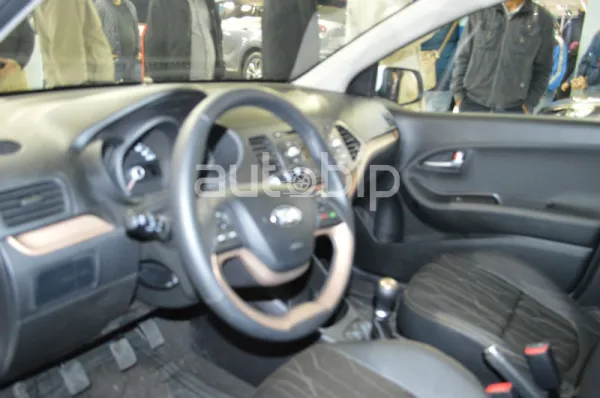 Salon Auto Alger 2015 / Kia: La Picanto jugée chère ! 