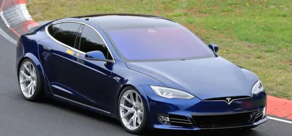 La nouvelle Tesla Model S Plaid arrivera fin 2020