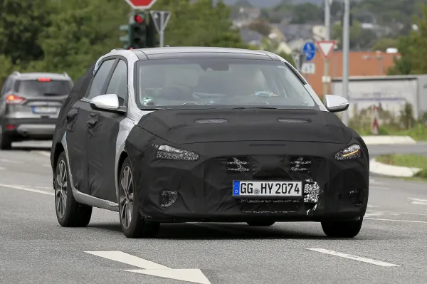 Hyundai i30 : une version restylée surprise sur la route