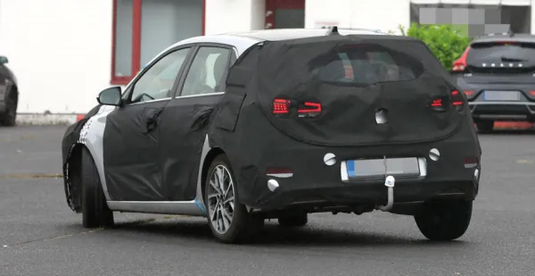 Hyundai i30 : une version restylée surprise sur la route