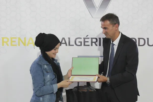 Renault Algérie Production accompagne l’apprentissage d’une deuxième promotion de 24 jeunes dans différentes spécialités