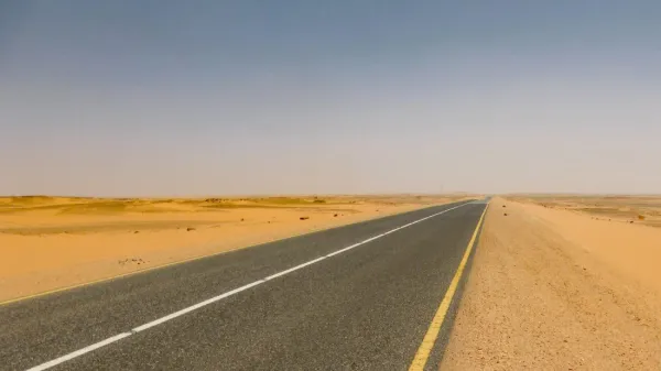 Tamanrasset: intensifier les efforts pour parachever la route Silet/Tin-Zaouatine