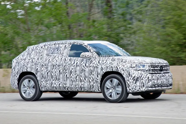 Volkswagen présente son nouveau logo R
