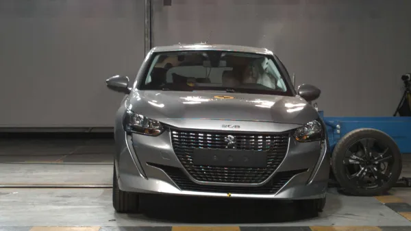 Euro NCAP: 4 étoiles seulement pour la nouvelle Peugeot 208